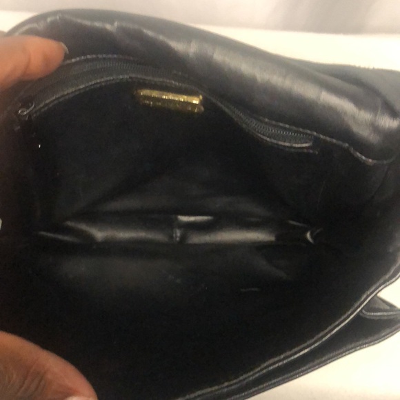 JACQUELINE FERRAR Vintage black buttery soft leather handbag. - Picture 12 of 13